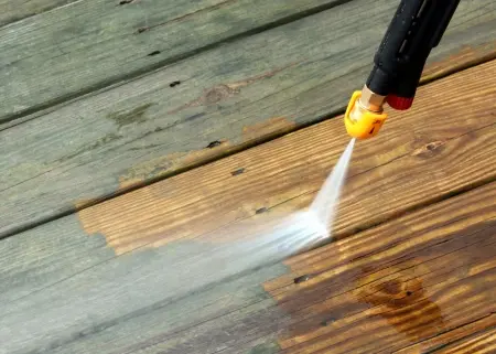 pressurized water washing wooden deck