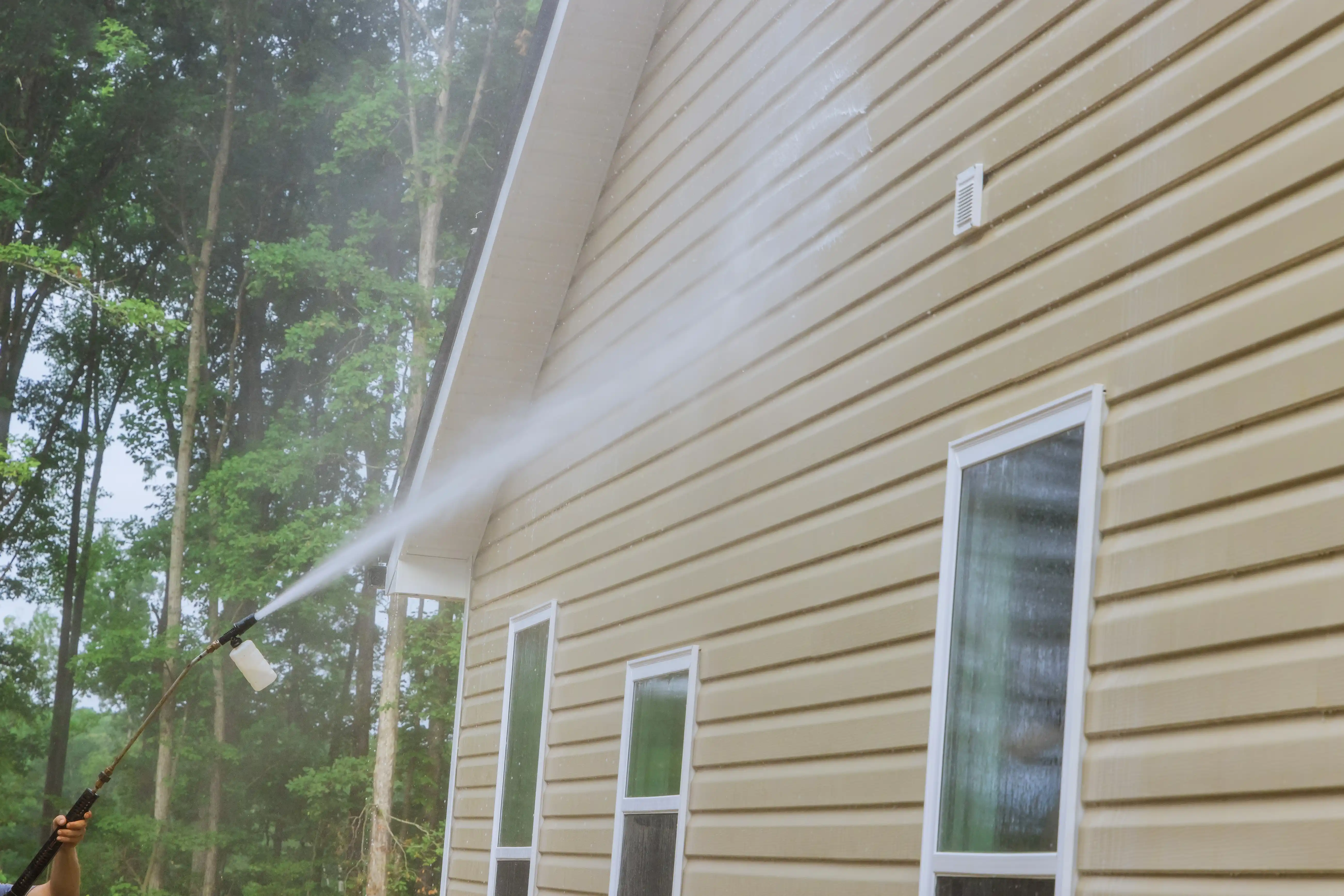 How to Use a Pressure Washer Correctly and Safely